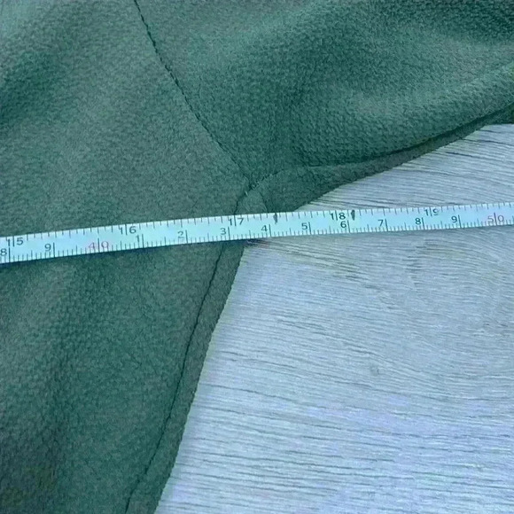 Boohoo Dark Green V-Neck Bell Sleeve Blouse Size S/M - Picture 7 of 8